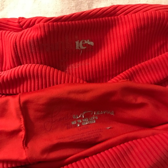 Frankie’s Bikini Entire Set - Picture 8 of 8